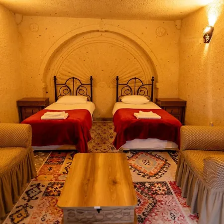 别墅 Goeksel's Cave House Ortahisr *